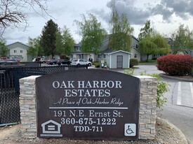 Oak Harbor Estates Apartments