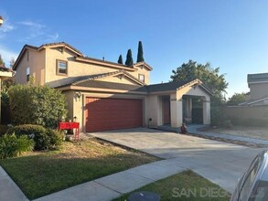 1247 Calistoga Ave in Chula Vista, CA - Foto de edificio - Building Photo