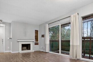 7726 SW Barnes Rd in Portland, OR - Building Photo - Building Photo