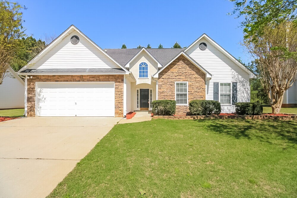 11834 Fairway Overlook in Fayetteville, GA - Building Photo