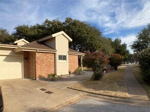 9328 Mountain Lake Cir in Fort Worth, TX - Building Photo - Building Photo