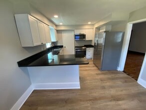 2431 Emmet St in Omaha, NE - Building Photo - Building Photo