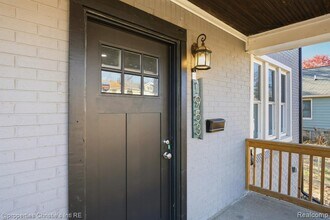 1953 Brighton St in Highland Park, MI - Building Photo - Building Photo