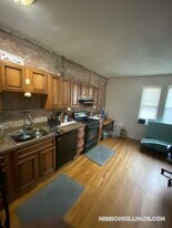 63 S Huntington Ave, Unit 2 in Boston, MA - Building Photo