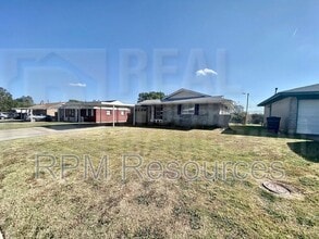 616 Baer Dr in Moore, OK - Building Photo - Building Photo