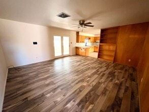 211 E Alto Dr in Hobbs, NM - Foto de edificio - Building Photo