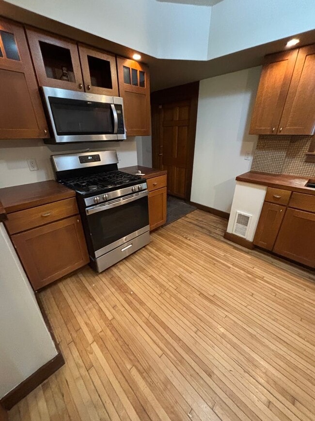 2028 3rd Ave N in Minneapolis, MN - Building Photo - Building Photo