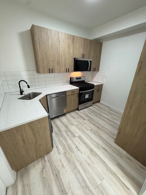 6977 N Bell Ave in Chicago, IL - Building Photo - Building Photo