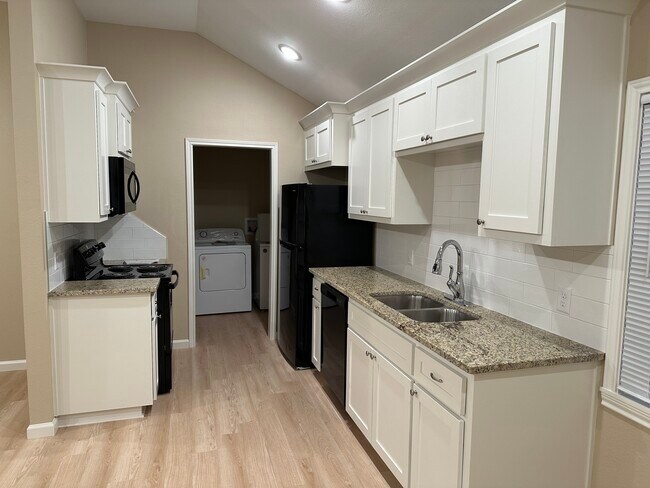 4238 State Hwy 64 in Henderson, TX - Building Photo - Building Photo