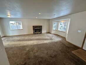 1224 Tokochi St in South Lake Tahoe, CA - Building Photo - Building Photo