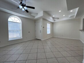 1000 Ranchway in Laredo, TX - Building Photo - Building Photo