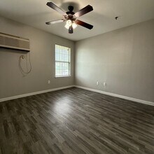 149 New Dallas Hwy in Lacy Lakeview, TX - Building Photo - Building Photo