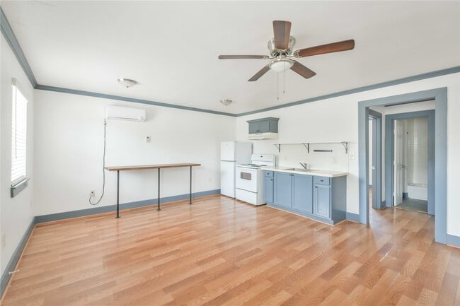 5320 Polk St in Houston, TX - Foto de edificio - Building Photo