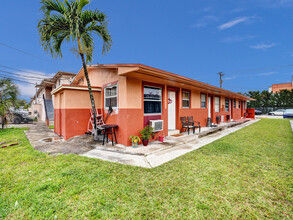 1050 W 28th St in Hialeah, FL - Building Photo - Building Photo