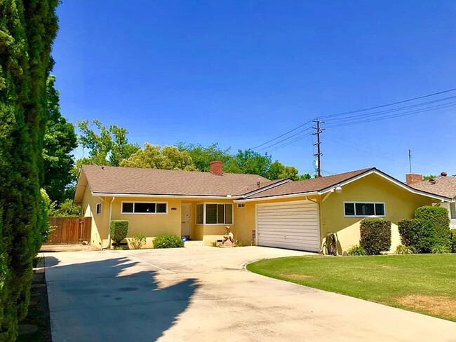 property at 2413 Bay St