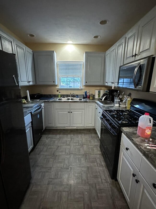 property at 316 W 31st St