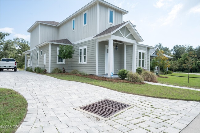 property at 3915 Magnolia Bluff Ln