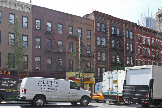 654 Ninth Ave in New York, NY - Foto de edificio - Building Photo