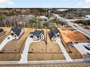 403 Thunder Rd in Buford, GA - Building Photo - Building Photo