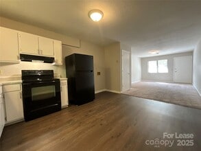 201 Arthur Dr in Thomasville, NC - Building Photo - Building Photo