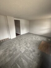 5508 SW 8th St in Des Moines, IA - Building Photo - Building Photo