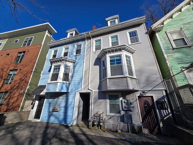 property at 2 Mount Pleasant Pl