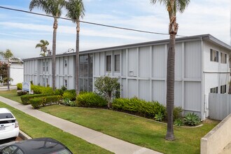 Emerald Villas in Torrance, CA - Building Photo - Building Photo