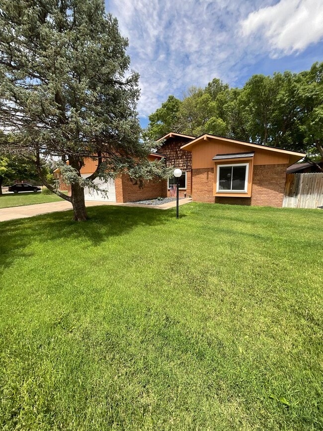 property at 113 Fairway Terrace N