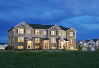 30W144 Wheeler Cir, Unit Wheeler in Warrenville, IL - Building Photo - Building Photo