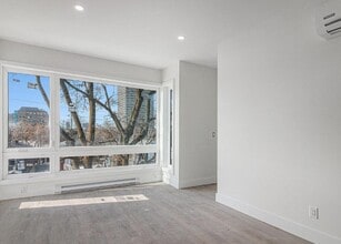 61 Pinehurst Ave in Ottawa, ON - Building Photo - Building Photo