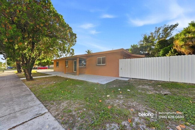 801 NW 109th St in Miami, FL - Building Photo - Building Photo