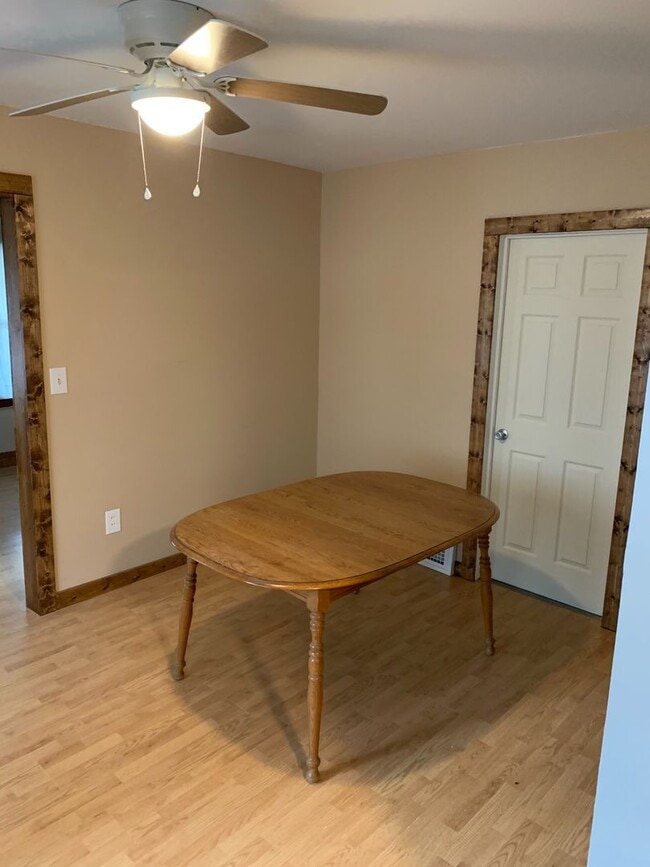 101 Meadow Ct in Barberton, OH - Building Photo - Building Photo