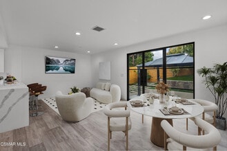 264 Beech Rd in Thousand Oaks, CA - Building Photo - Building Photo