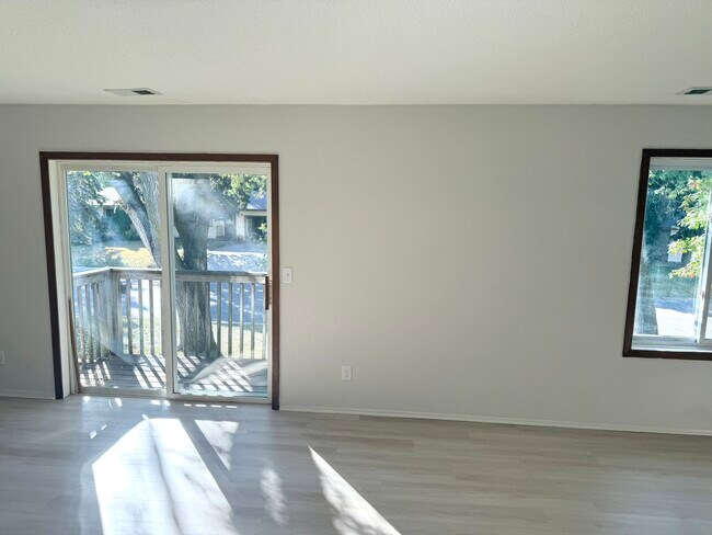 6531 Channel Rd NE, Unit 1 in Minneapolis, MN - Building Photo - Building Photo
