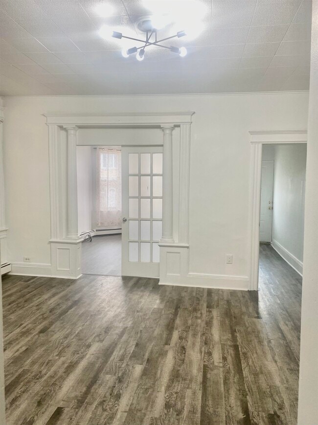 122 W 20th St in Bayonne, NJ - Building Photo - Building Photo