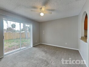 1009 Jamaica Way in Tarpon Springs, FL - Building Photo - Building Photo