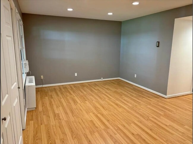 property at 10 Wild Oaks Rd