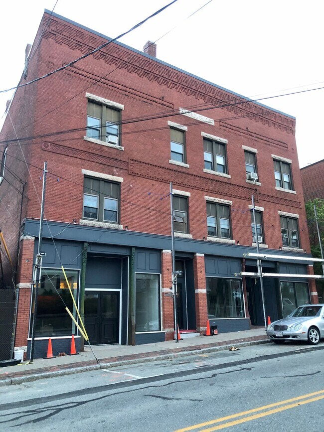 77 Elm St Apartments and Nearby Millbury Apartments For Rent Millbury, MA