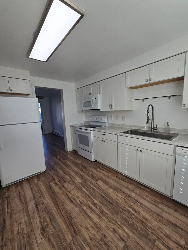 1290 Redwood Cir in Gardnerville, NV - Building Photo - Building Photo