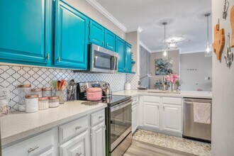 2111 Welch St in Houston, TX - Building Photo - Building Photo
