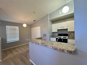 1620 Columbia Arms Cir, Unit 262 in Kissimmee, FL - Building Photo - Building Photo