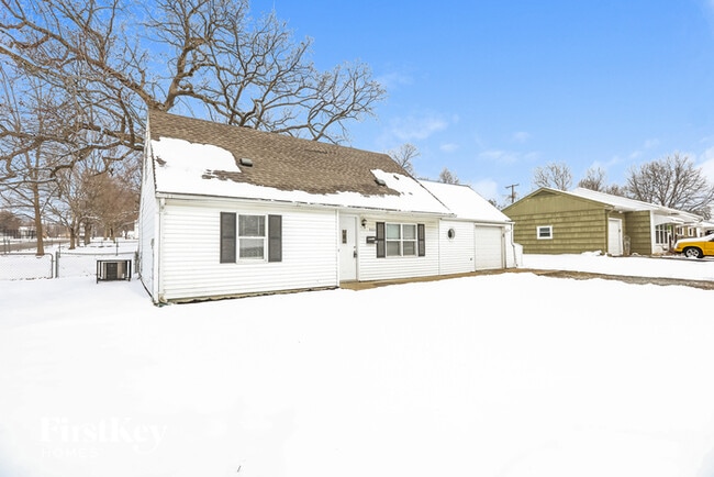900 Maple Ln in Harrisonville, MO - Building Photo - Building Photo