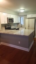 7 Augusta Dr, Unit 7 in Annandale, NJ - Building Photo - Building Photo