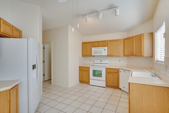 8756 E Eagle Creek Dr in Tucson, AZ - Building Photo - Building Photo