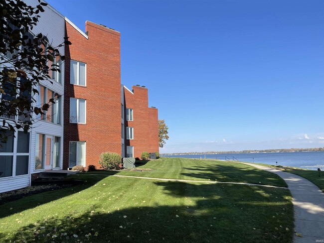 property at 10660 N Southshore Dr