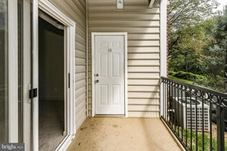 1601 Spring Gate Dr.-Unit -1104 in McLean, VA - Building Photo - Building Photo