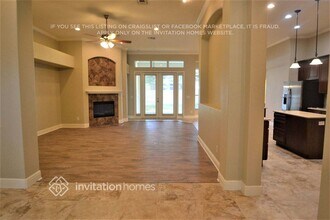 1390 Stellar Dr in Oviedo, FL - Foto de edificio - Building Photo