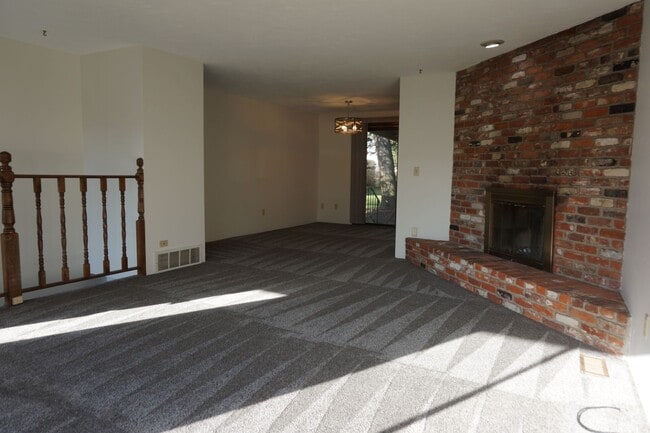 9617 N Indian Trail Rd in Spokane, WA - Building Photo - Building Photo