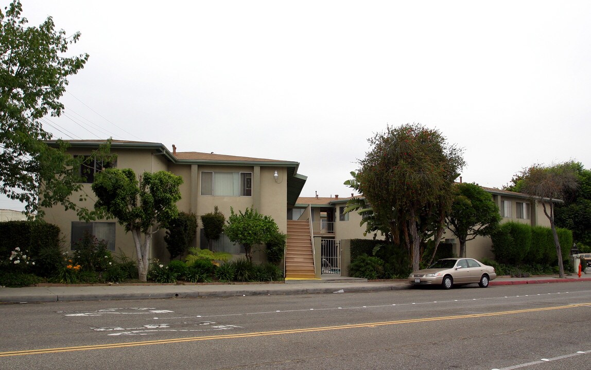 13911 Norwalk Blvd in Norwalk, CA - Foto de edificio