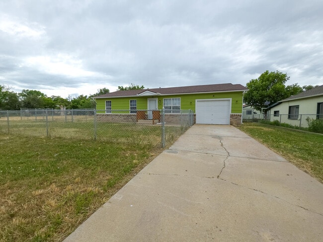 362 E 7th St in Walsenburg, CO - Building Photo - Building Photo
